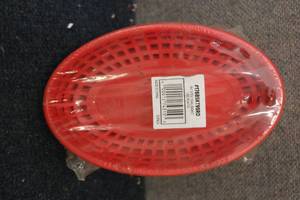 lot 103 image: 12 Pack of red oval serving baskets...