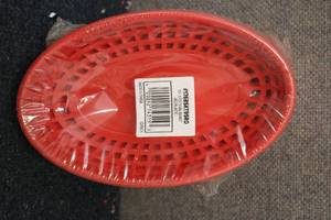 lot 104 image: 12 Pack of red oval serving baskets...