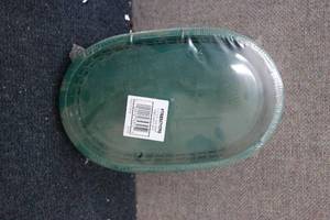 lot 109 image: 12 Pack of green oval serving baske...