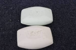 lot 116 image: 12 Bars of Lever 2000 hand soap...