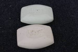 lot 120 image: 12 Bars of Lever 2000 hand soap...