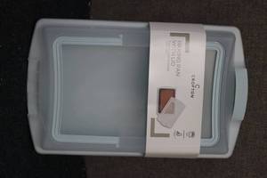lot 125 image: CROFTON Baking pan with lid...