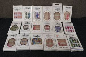 lot 161 image: 18 packs of Artificial press on and...