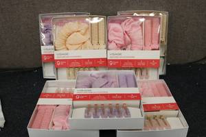 lot 197 image: 7 Visage heatless hair accessory ki...