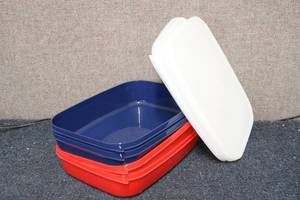 lot 210 image: Crofton tupperware with lids approx...