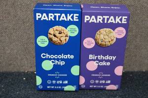lot 258 image: Birthday Cake and Chocolate Chip PA...