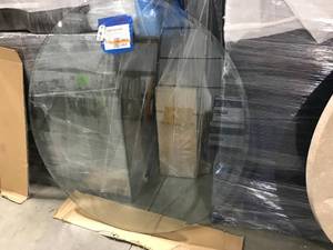 lot 28 image: CLEAR GLASS TOP, ROUND