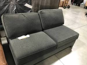 lot 3 image: SOFA SECTIONAL ARMLESS