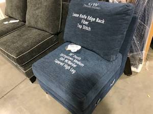 lot 11 image: DISPLAY CHAIR
