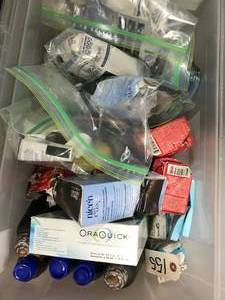 lot 155 image: TOTE PLUS HBA ITEMS, ASSORTED