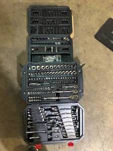 lot 35 image: Husky Mechanics Tool Set (290-Piece) Missing Pieces   Customer Returns See Pictures