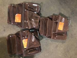 lot 65 image: Lot of McGuire-Nicholas 11 in. Carpenter Tool Pouch Customer Returns See Pictures