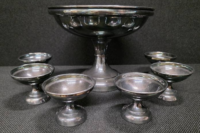 lot 32 image: Sheffield metal Ice Cream Bowl Set