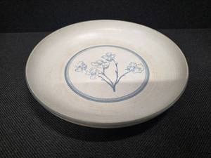 lot 13 image: Wheel-thrown and hand-decorated stoneware Bowl