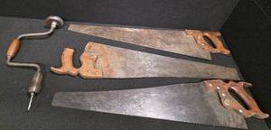 lot 37 image: Antique tools. 3 vintage hand saws and 1 ratcheting brace drill