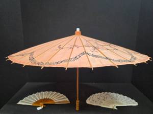 lot 100 image: Vintage parasol and 2 fold-out fans