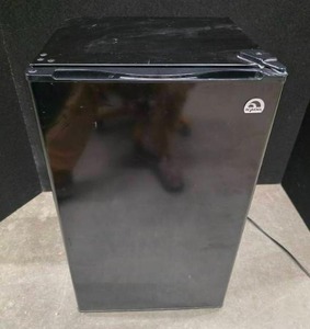 lot 80 image: Igloo refrigerator, model FR326M-D-BLACK