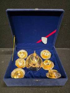 lot 64 image: Golden Tea Set in Blue Felt Gift Box
