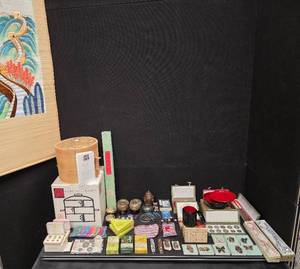 lot 53 image: Asian Decor and collectibles