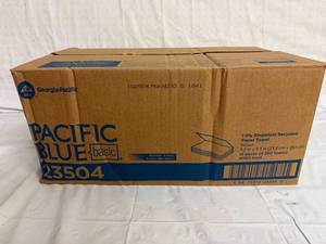 lot 15 image: 16 Packs of Pacific Blue Single Fold Paper Towels