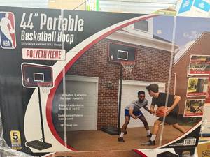 lot 50 image: 44 Adjustable Portable Basketball Hoop