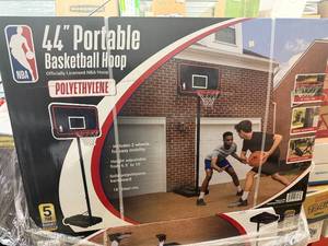 lot 51 image: 44 Adjustable Portable Basketball Hoop