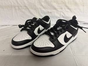 lot 69 image: Nike Dunk Lows - Mens 7 Womens 8.5