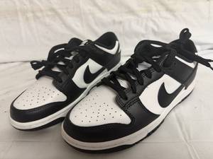 lot 70 image: Nike Dunk Lows - Mens 7 Womens 8.6