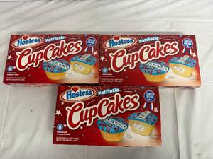 lot 167 image: 3 Packs of Hostess Patriotic Cup Cakes