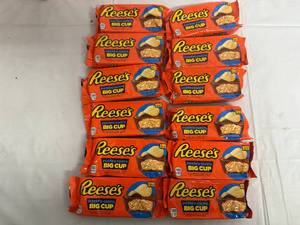 lot 198 image: 12 Reeses Potato Chip Big Cups