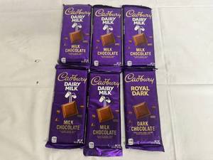 lot 225 image: 6 Cadbury Milk Chocolate Bars