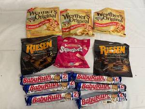 lot 231 image: Variety Lot of Candy