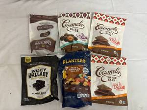 lot 233 image: Variety Lot of Candy