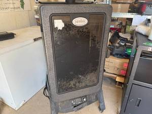 lot 49 image: Large Lousiana Grills Grill