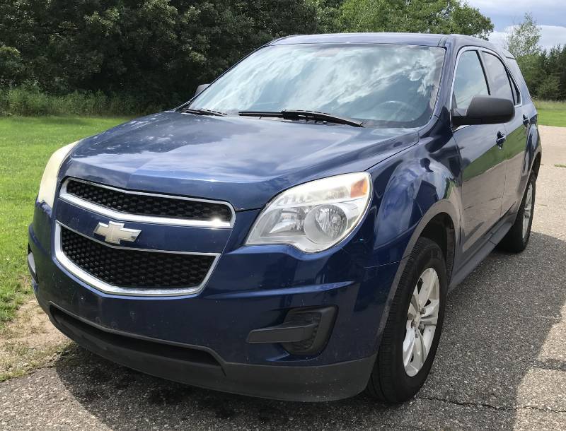 lot 3 image: 2010 Chevy Equinox LS
