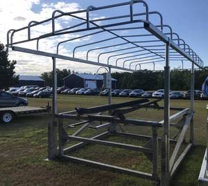 lot 1 image: Hewitt Cantilever 3000lb Boat Lift
