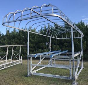 lot 3 image: Shore Master 2500lb Cantilever Boat Lift