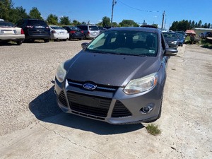 lot 2 image: 2012 Ford Focus