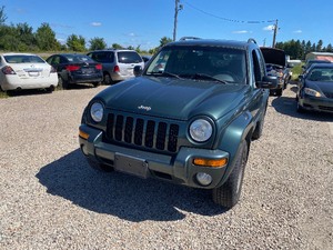 lot 13 image: 2002 Jeep Liberty