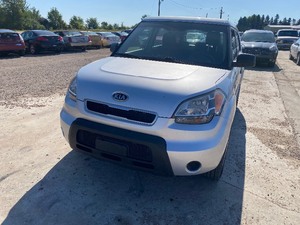 lot 3 image: 2010 Kia Soul