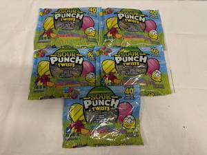 lot 20 image: 5x 40pc Sour Punch Twists