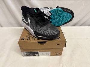 lot 38 image: Size 5Y Nike Kyrie 8 GO(GS)
