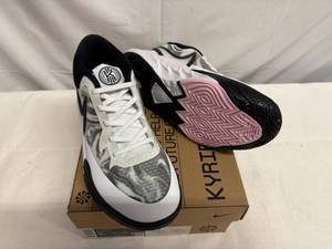 lot 39 image: Size 3Y Kyrie 8 GO(PS)