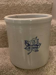 lot 508 image: Western Stoneware Co. 3 Gallon Crock Monmouth IL