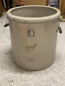 lot 511 image: Red Wing Union Stoneware 10 Gallon Crock with Handles