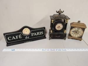 lot 531 image: Set of 3 Vintage-Style Decorative Clocks Including Cafe de Paris Sign