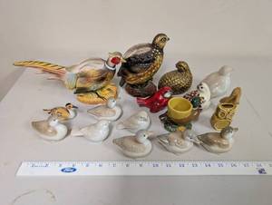 lot 602 image: Collection of 14 Vintage Ceramic Bird Figurines and Planters