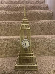 lot 609 image: Metal Big Ben Style Desk Clock Tower Decor