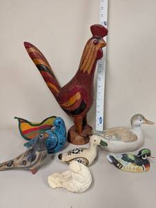 lot 612 image: Collection of 7 Decorative Bird Figurines Assorted Materials and Styles