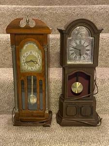 lot 623 image: Set of 2 Vintage Wall Clocks with Pendulums
